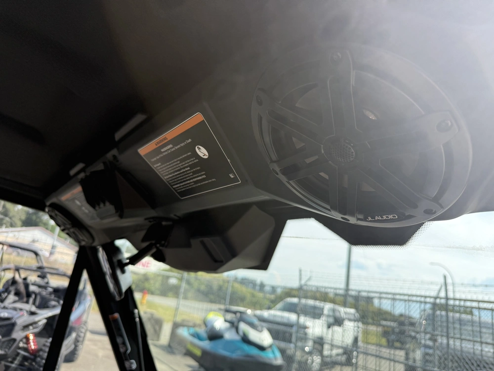 2026 Can-am Defender Limited Cab Hd11 alt