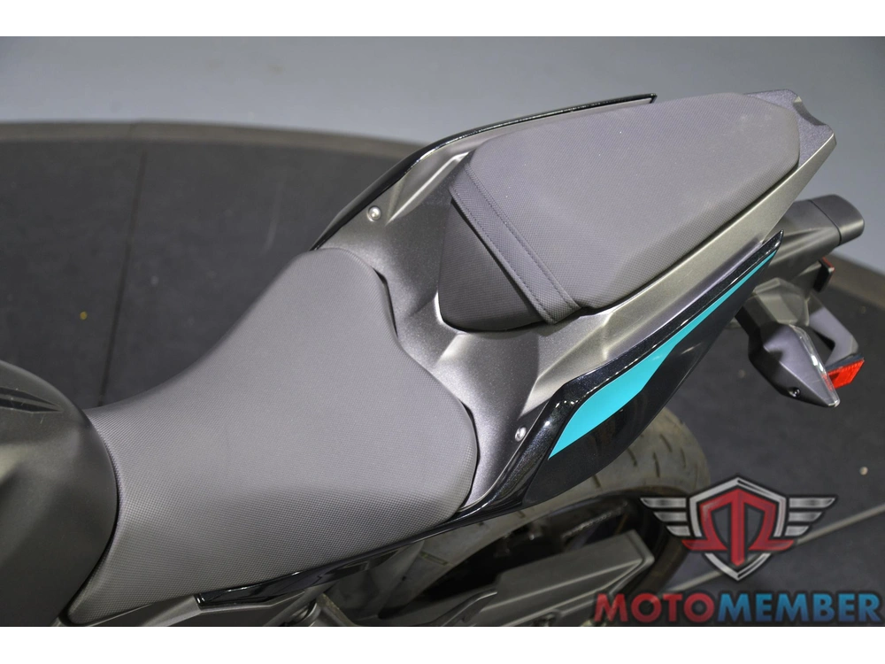 2023 Kawasaki Z400 Abs alt