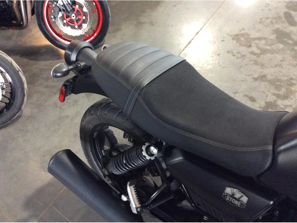 Moto Guzzi V7 Stone Abs 2022 alt
