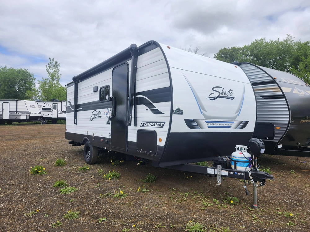 2026 Coachmen Shasta 18 Dbl alt