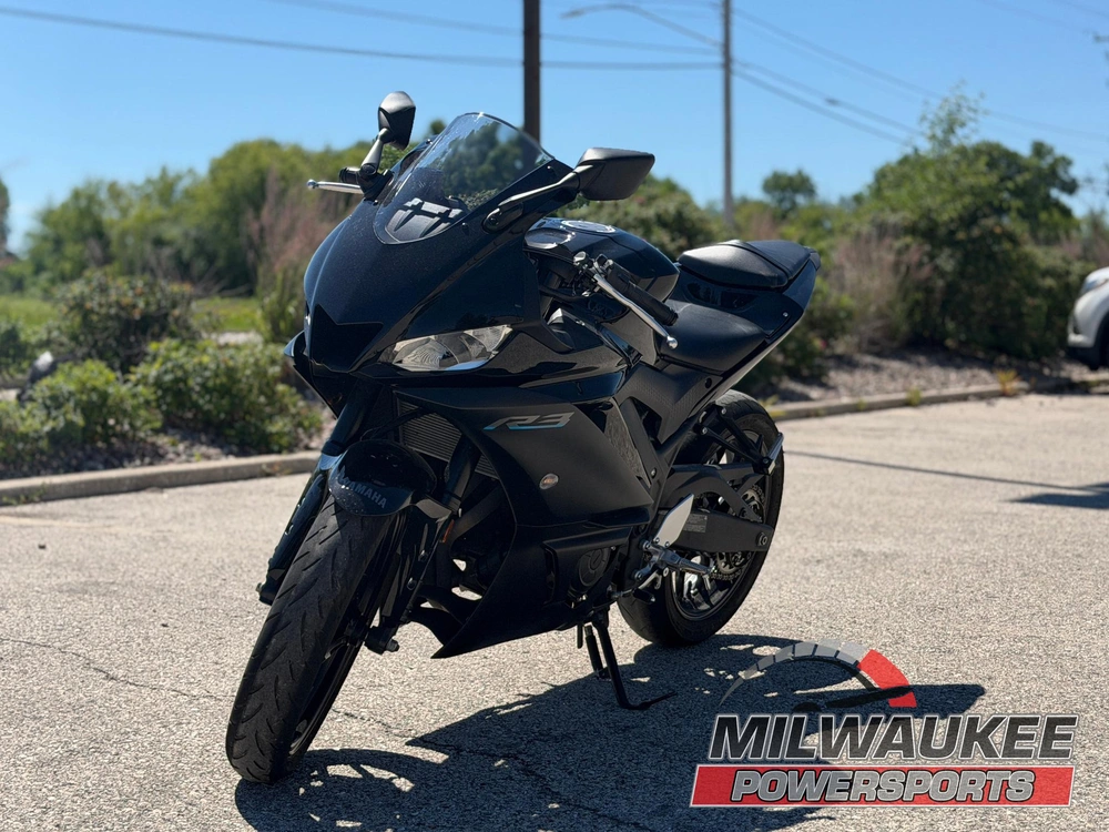 2023 Yamaha Yzf-r3 alt