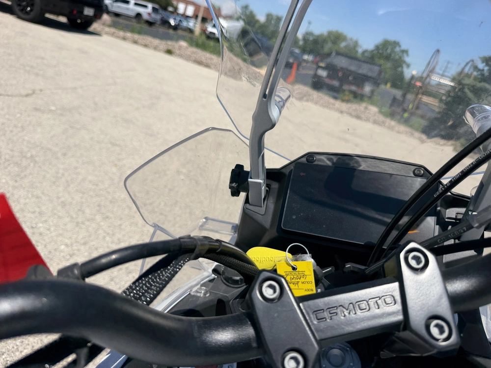 2022 Cfmoto 650 Adventura alt