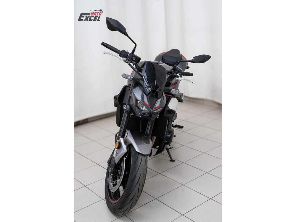 2025 Kawasaki Z900 Demo alt