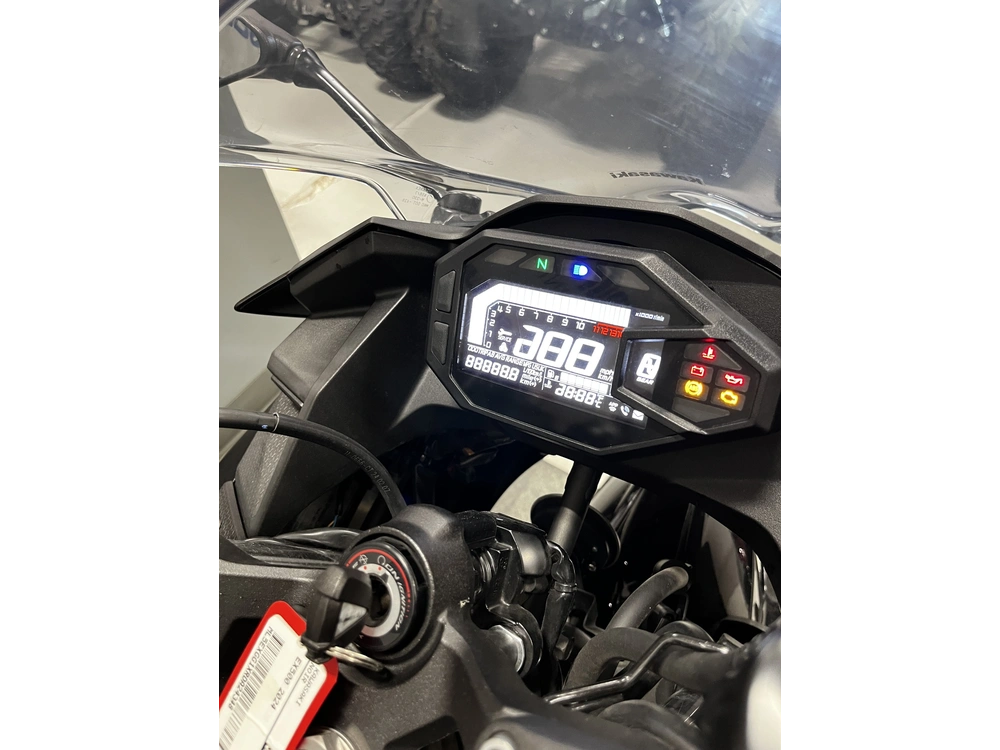 Kawasaki Ninja 500 Ninja 2024 alt