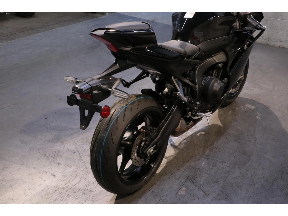 2026 Yamaha Yzf-r9 alt