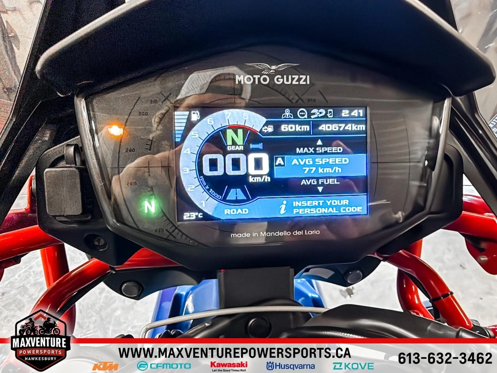 2023 Moto Guzzi V85 Tt alt