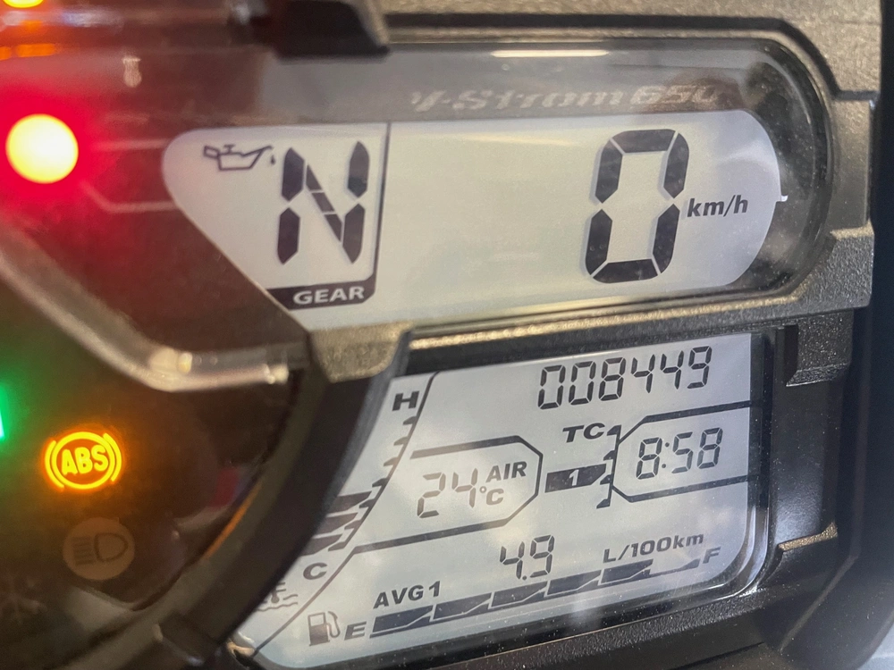 2024 Suzuki V-strom 650 Xt Adventure - White / Blue alt