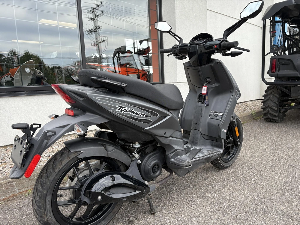 Piaggio Typhoon 50 2021 alt