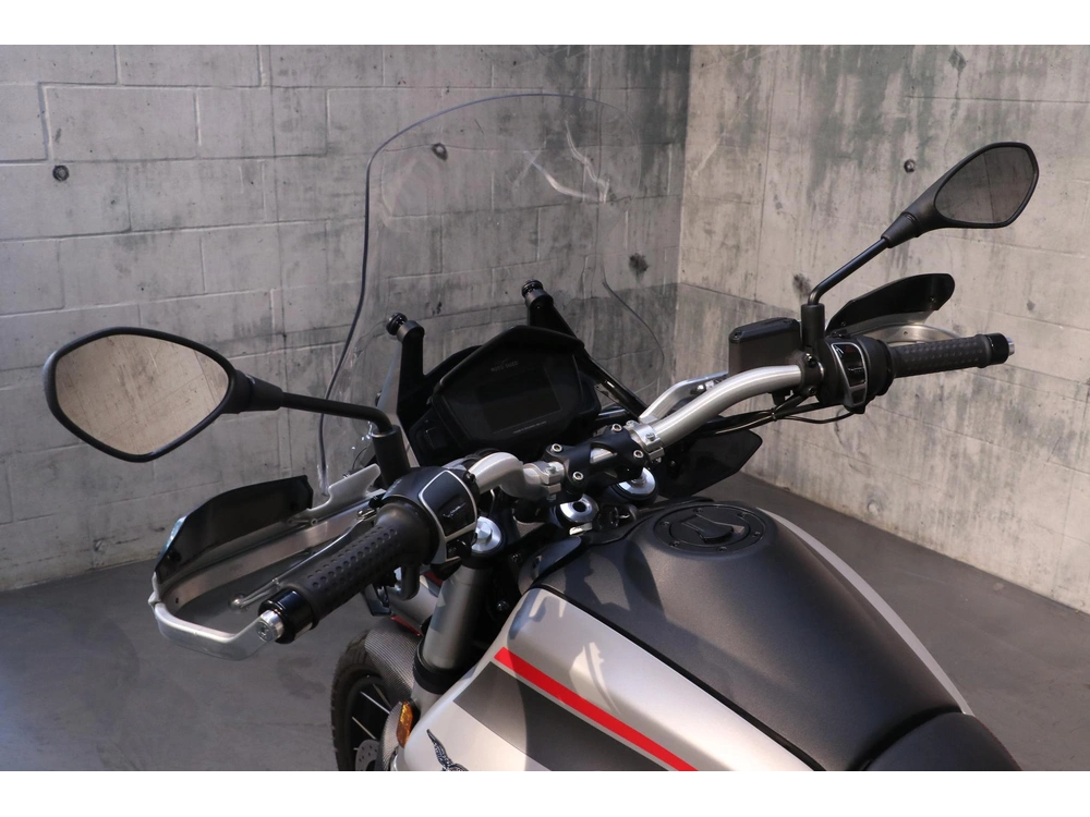 Moto Guzzi V85tt 2022 alt