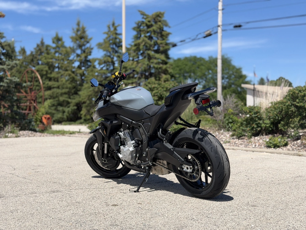 2026 Cfmoto 675nk alt
