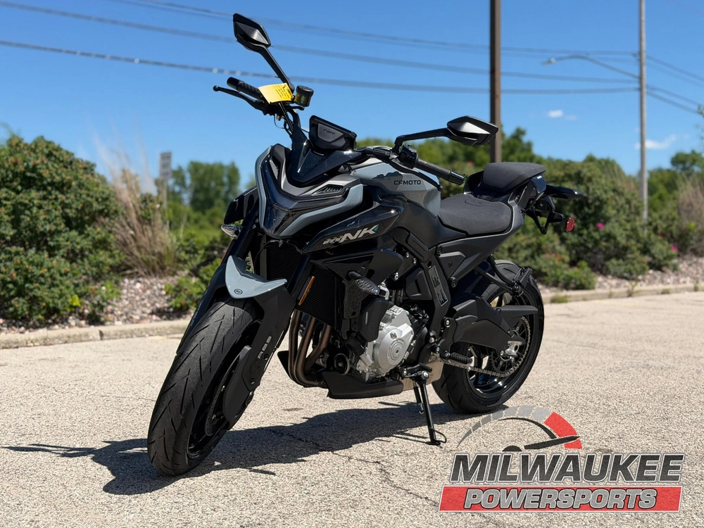 2026 Cfmoto 675nk alt