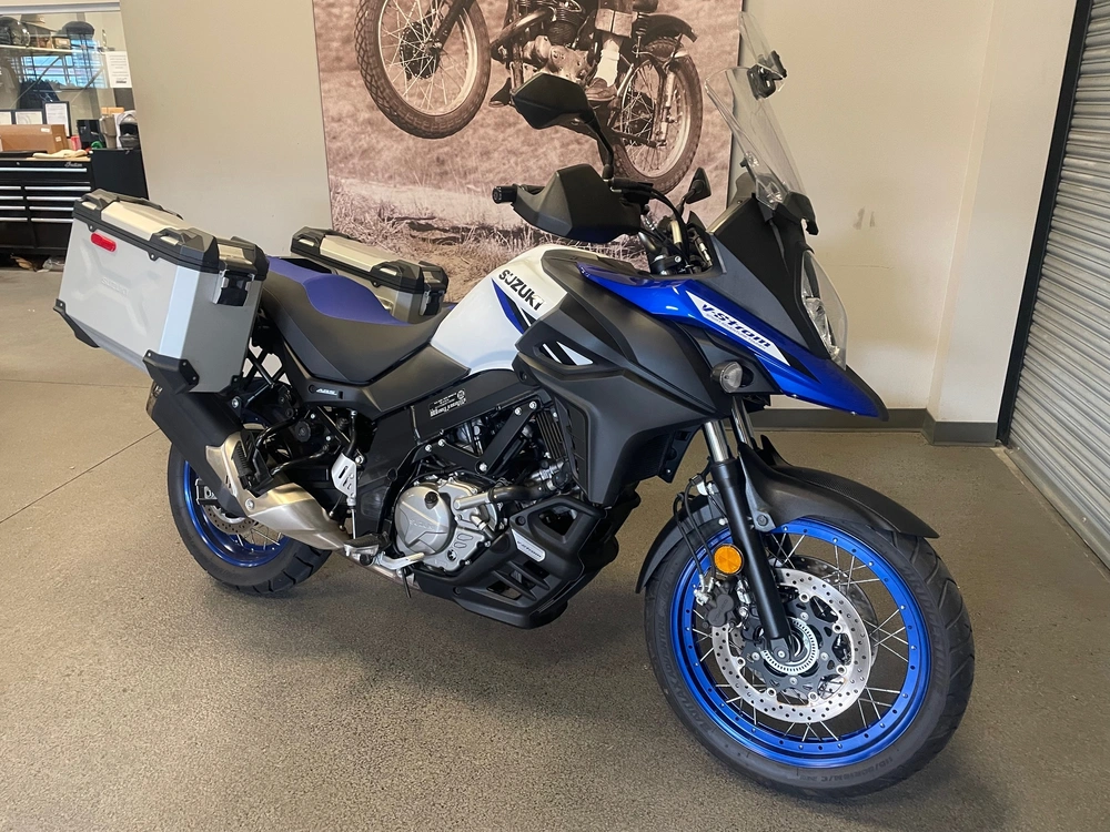 2024 Suzuki V-strom 650 Xt Adventure - White / Blue alt
