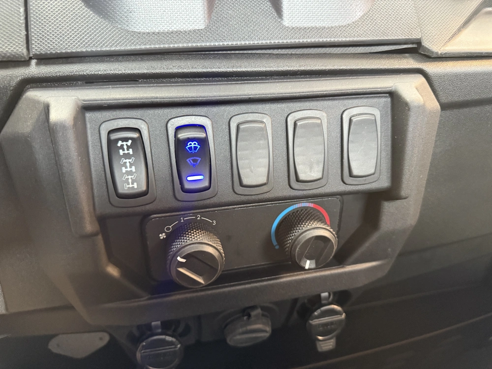 2026 Polaris Ranger 1000 Cab - Granite Gray alt