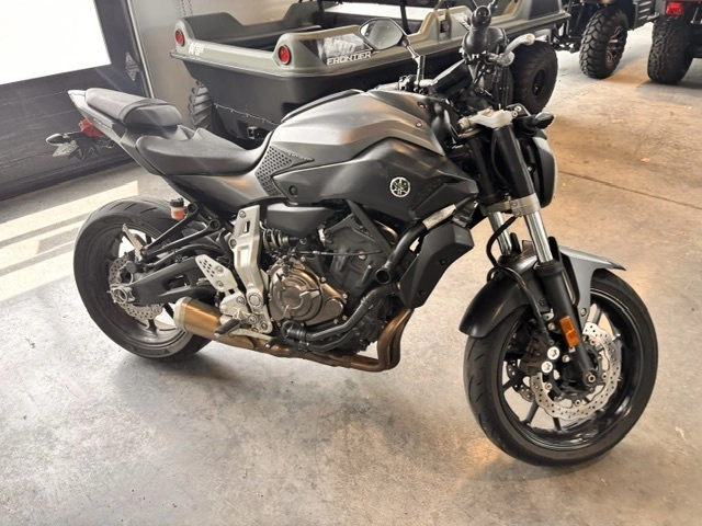 2015 Yamaha Fz07 Fz07 Fz 07 Bon État Z650 alt