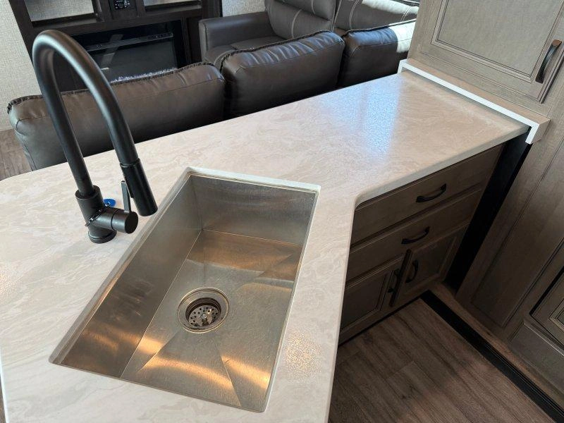 Jayco Seismic 395 2023 alt