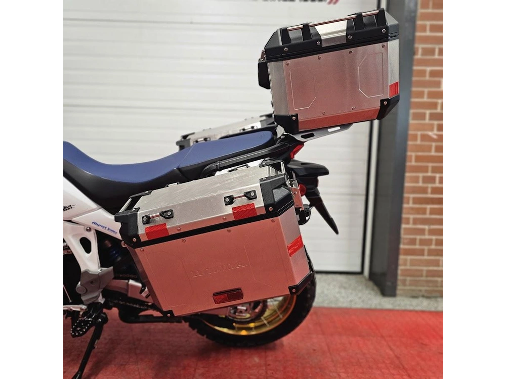 2024 Honda Africa Twin Adventure Sports alt
