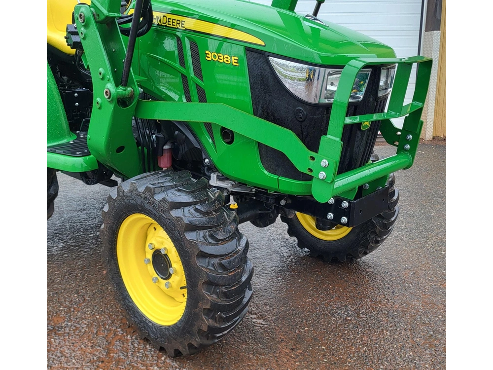 2023 John Deere 3038e alt