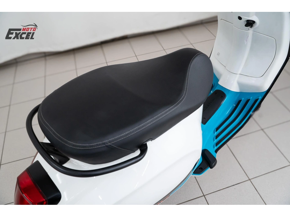 2023 Vespa Primavera Se alt