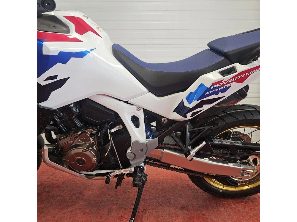 2026 Honda Africa Twin Adventure Sports Es alt