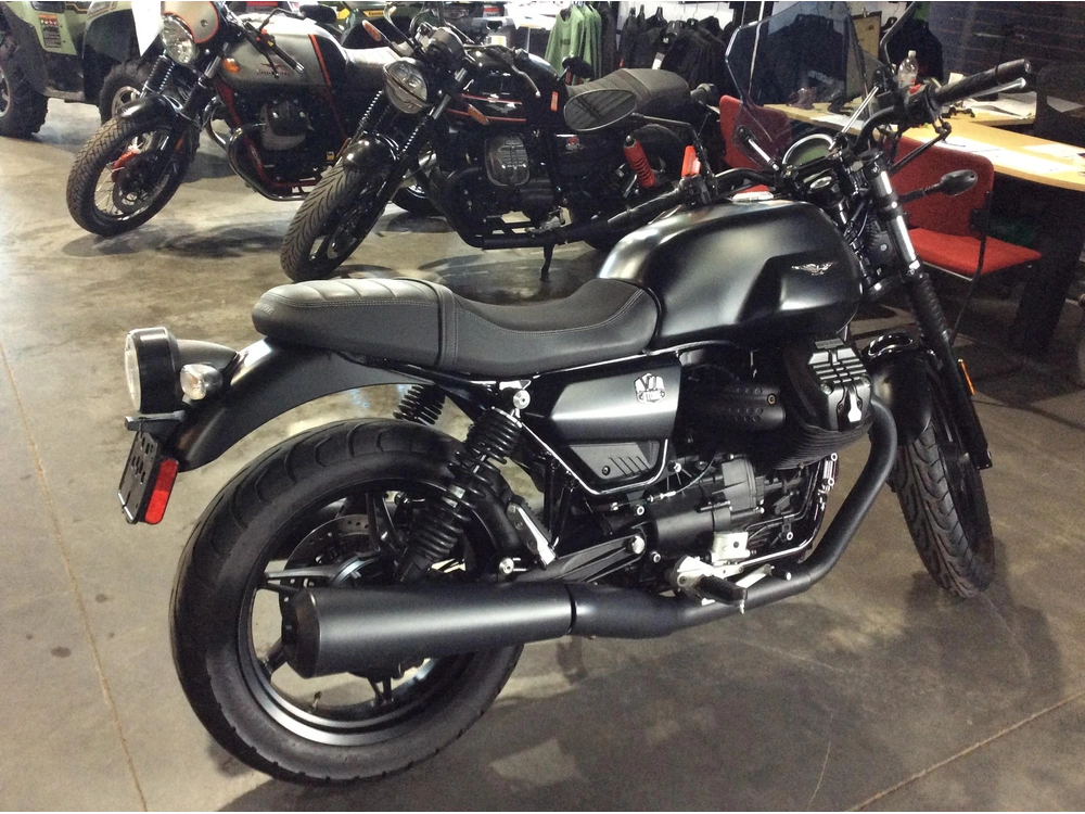 Moto Guzzi V7 Stone Abs 2022 alt