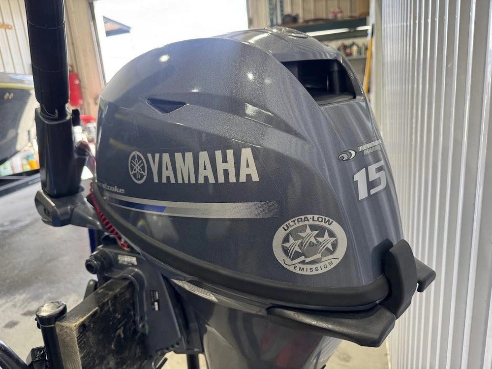 Yamaha 15 Mhla 2015 alt