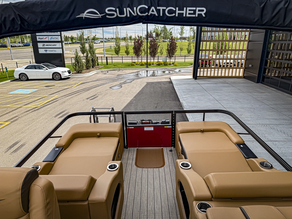 2026 Suncatcher Fusion 324ss alt