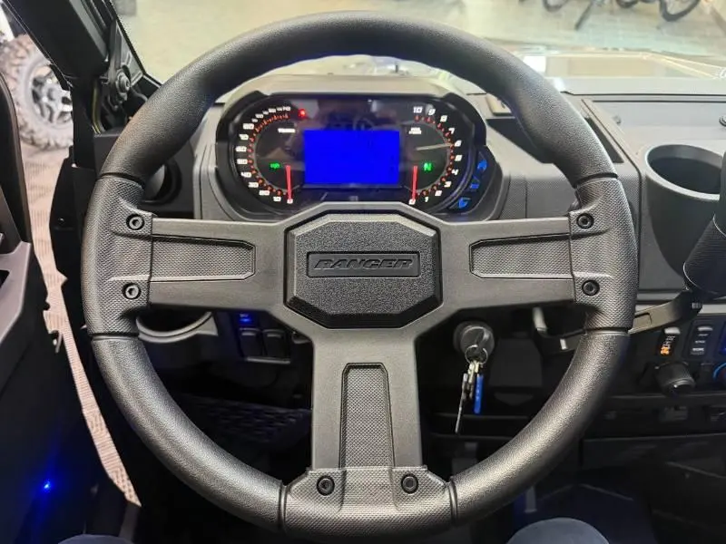2027 Polaris RANGER XP 1000 AVEC CAB