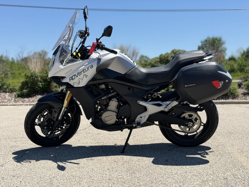 2022 Cfmoto 650 Adventura alt