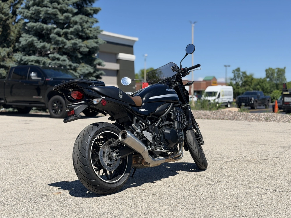 2021 Kawasaki Z900rs alt