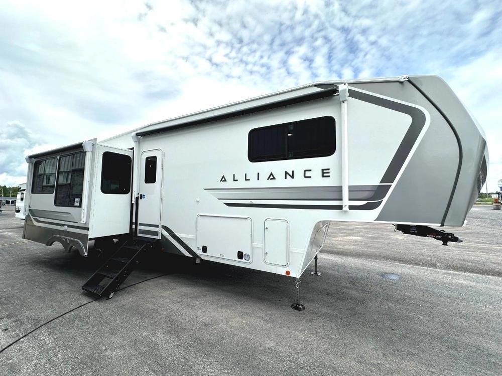 Alliance Rv Avenue 32rls 2027 alt