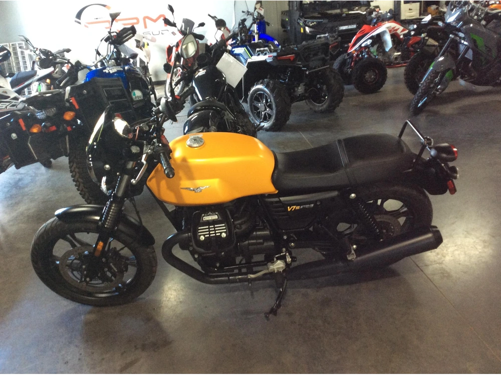 Moto Guzzi V7 Iii Stone Abs 2017 alt