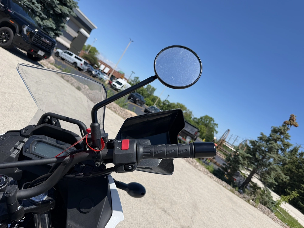 2025 Kawasaki Klr®650 S Pearl Crystal White/metallic Carbon Gray alt