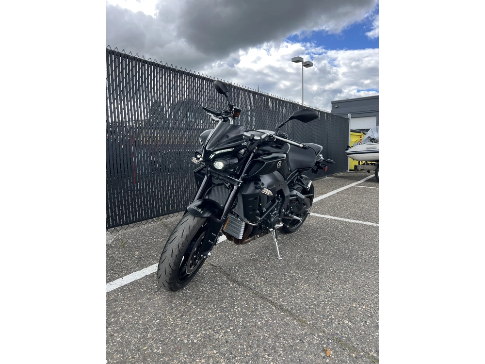 2023 Yamaha Mt10apb alt