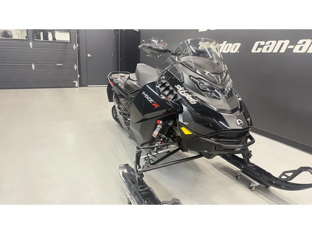 Ski-Doo MXZ X 600R 137 2026