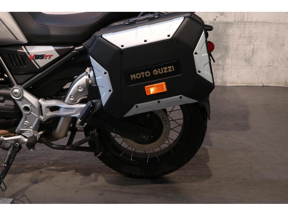 Moto Guzzi V85tt 2022 alt