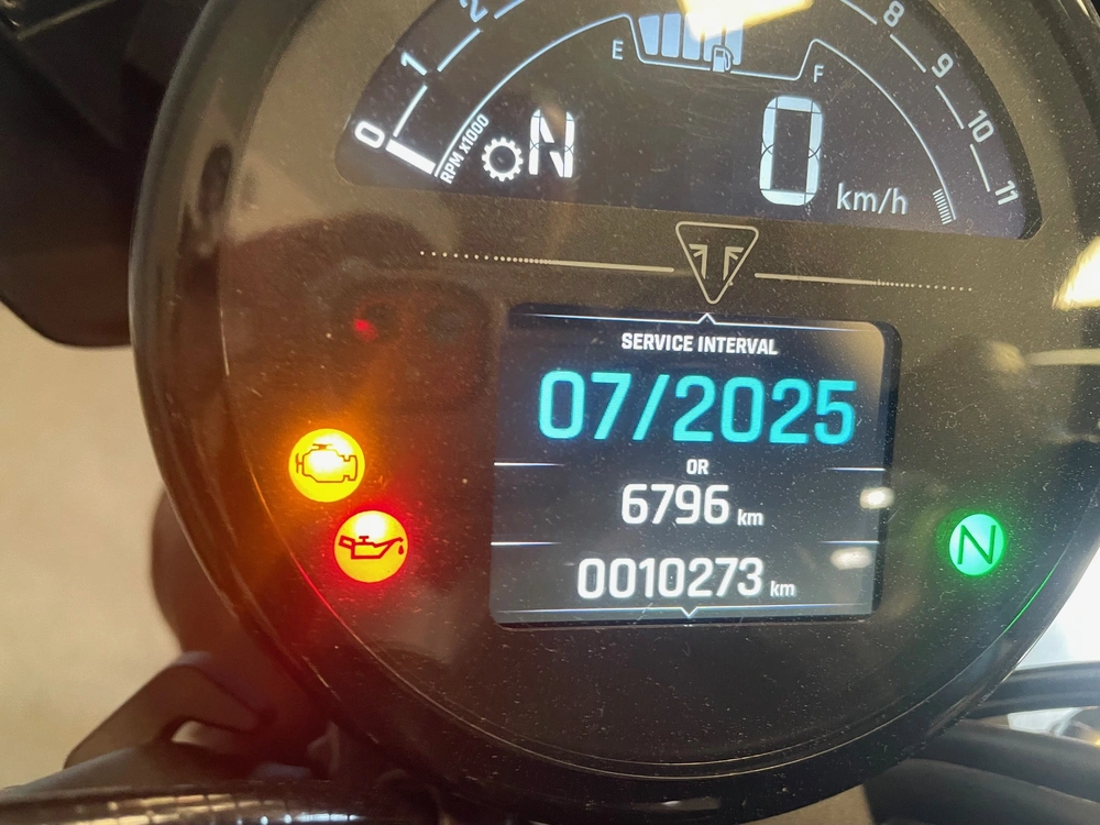 2024 Triumph Trident 660 alt