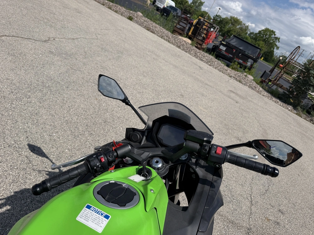 2022 Kawasaki Ninja® 650 alt
