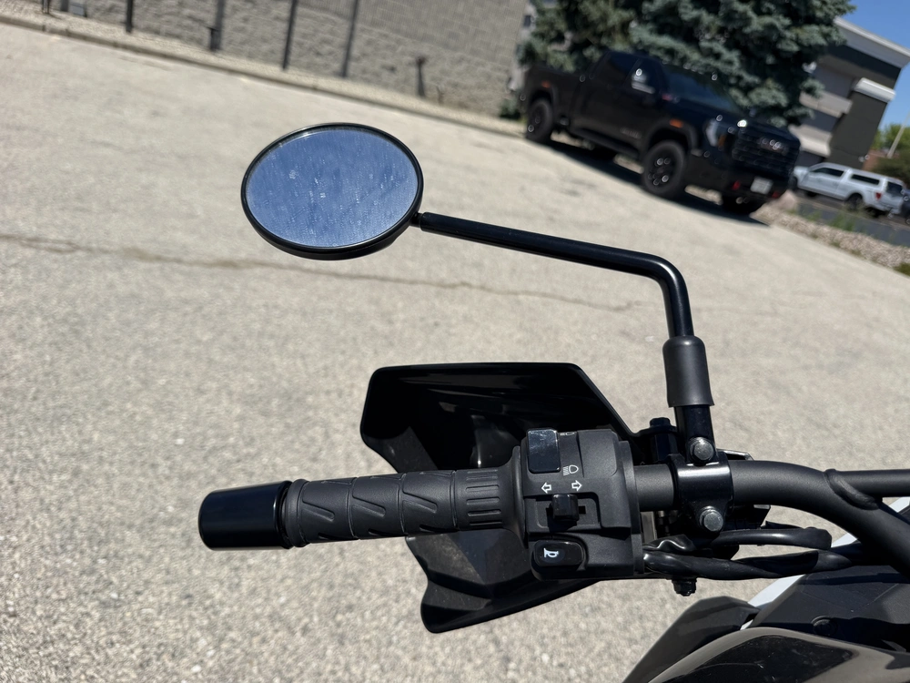 2025 Kawasaki Klr®650 S Pearl Crystal White/metallic Carbon Gray alt