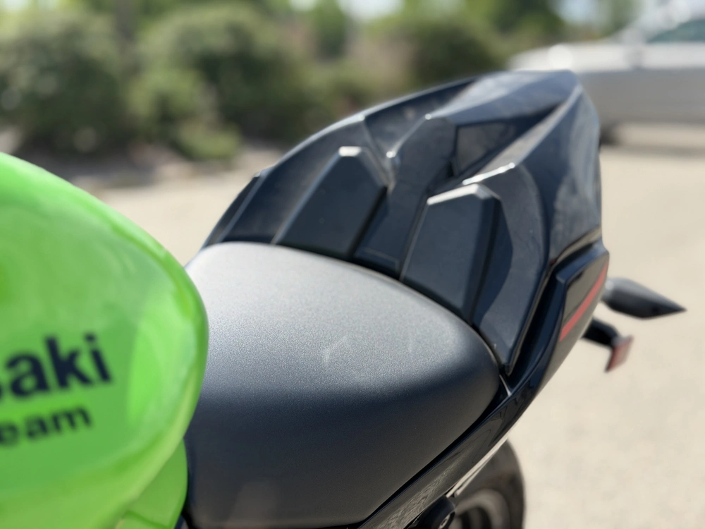 2022 Kawasaki Ninja® 650 alt