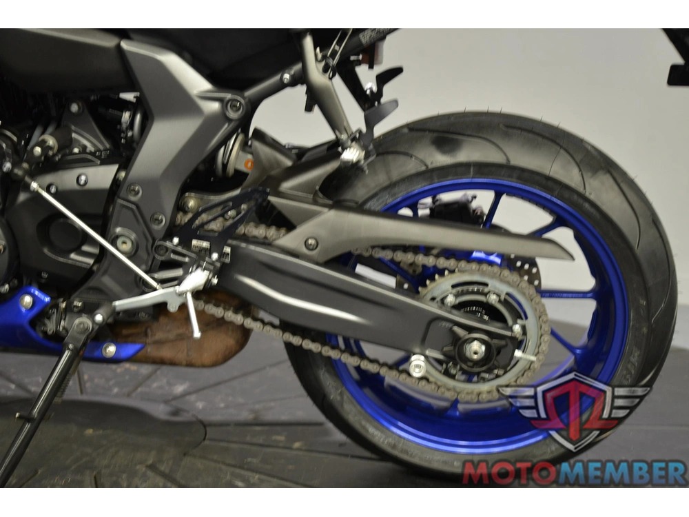 2022 Yamaha Yzf-r7 alt
