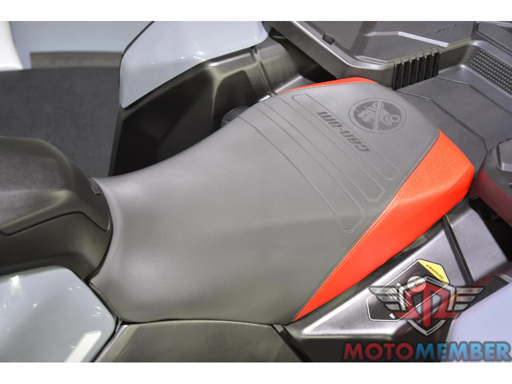 2025 Can-am Outlander X Mr 1000r Granite Grey & Legion Red alt
