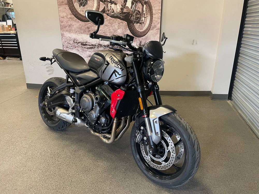 2024 Triumph Trident 660 alt