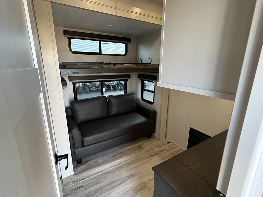 2025 Keystone Rv Alpine Avalanche Edition 379mb alt