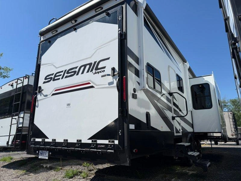Jayco Seismic 395 2023 alt