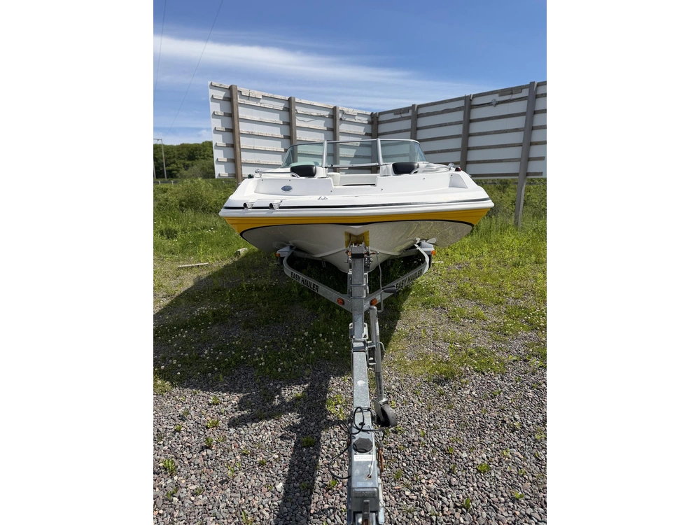 2015 Hurricane 187 Sundeck + Trailer