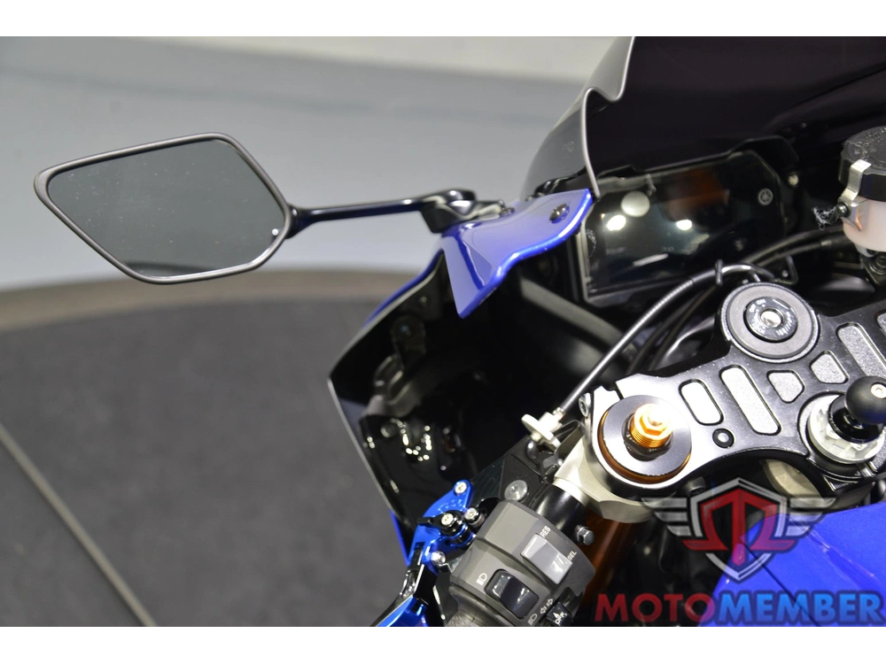 2025 Yamaha Yzf-r7 alt