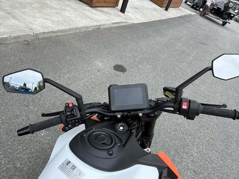 2027 KTM 990 DUKE