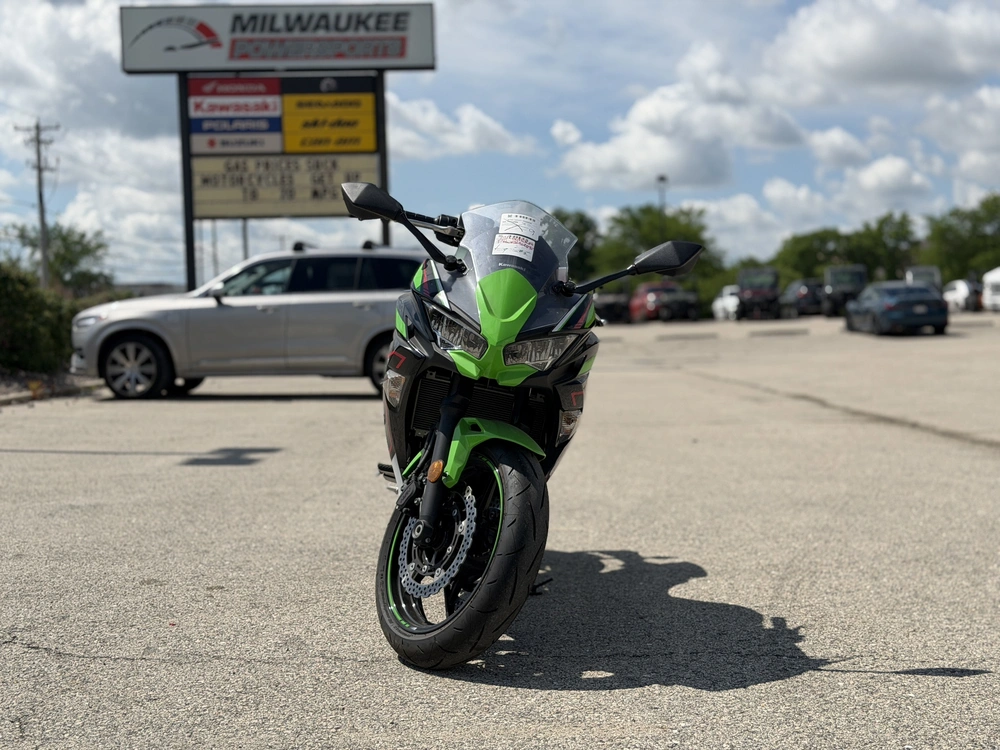 2022 Kawasaki Ninja® 650 alt