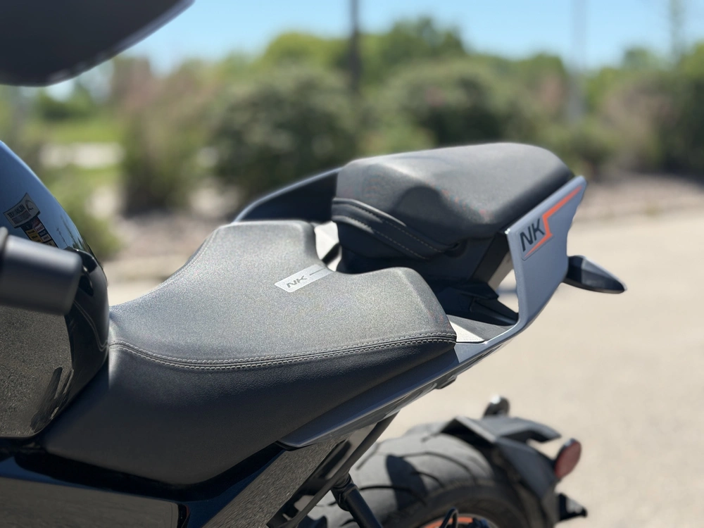 2022 Cfmoto 300nk alt
