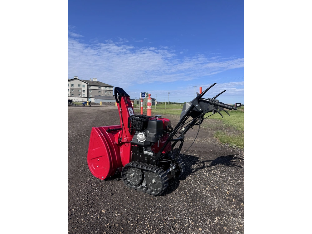 2020 Honda Hss928ct Snowblower, Used alt